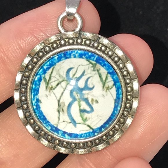 20 3/4" Blue and White Browning Cable Chain Necklace - Picture 1 of 6